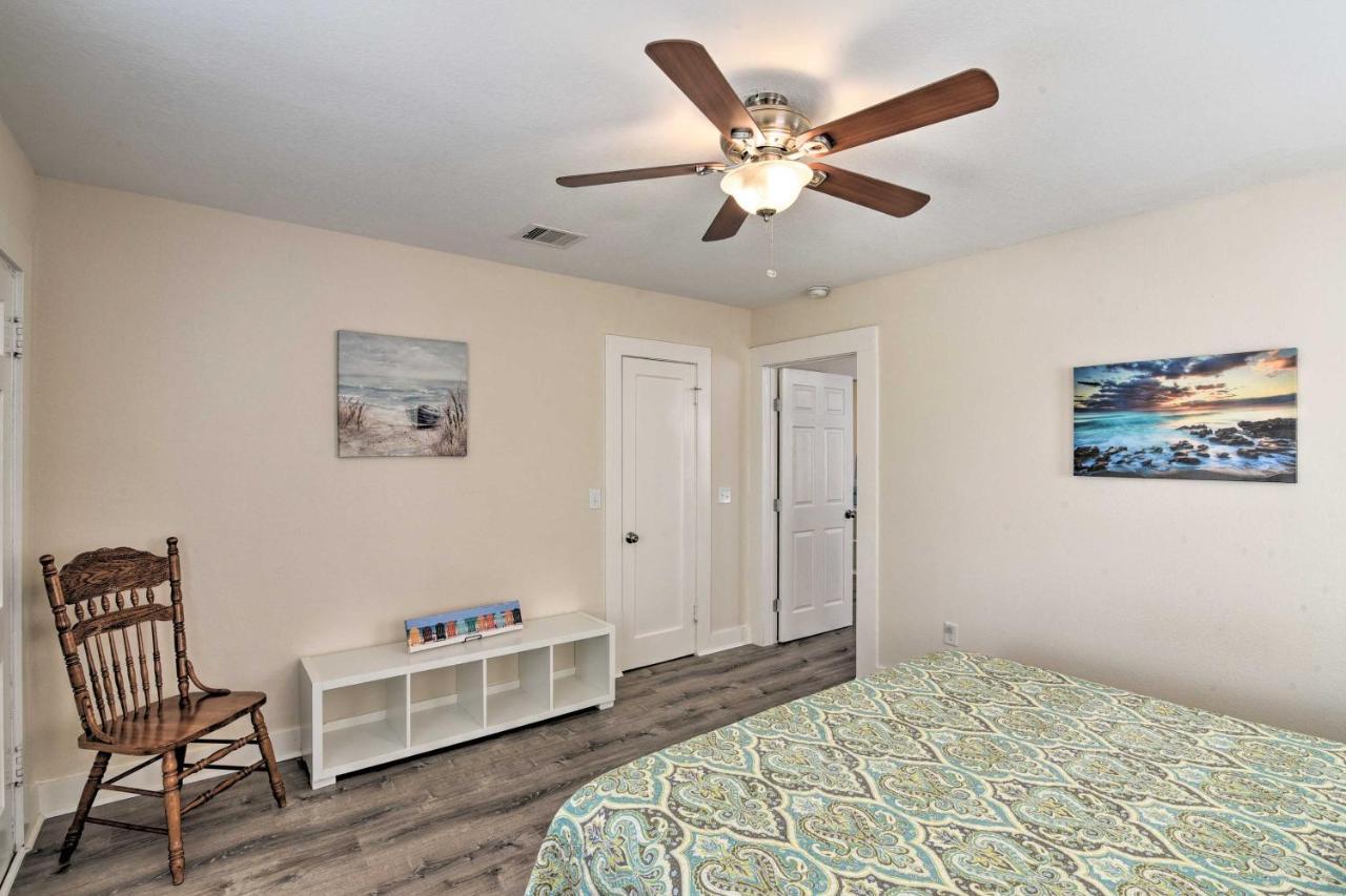 Bright Galveston Bungalow Half Mi To Pleasure Pier Exterior photo