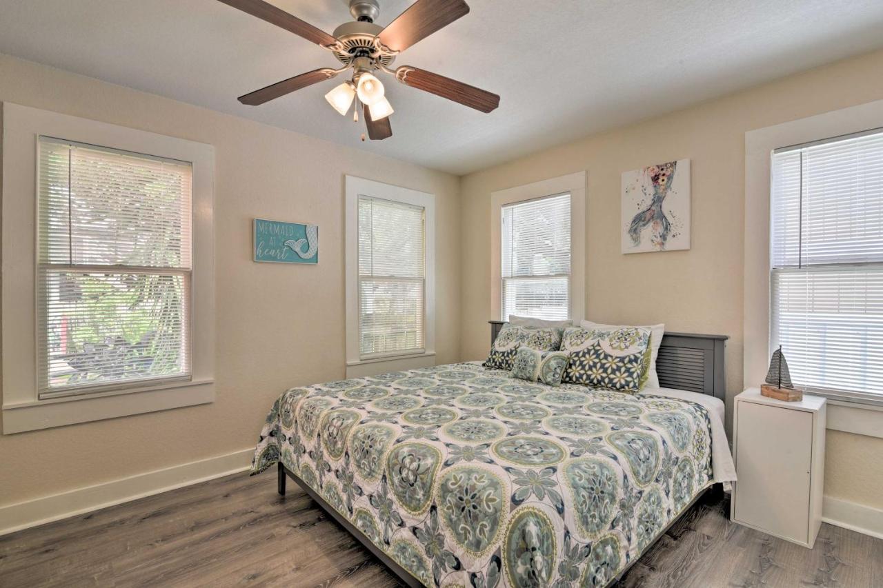 Bright Galveston Bungalow Half Mi To Pleasure Pier Exterior photo