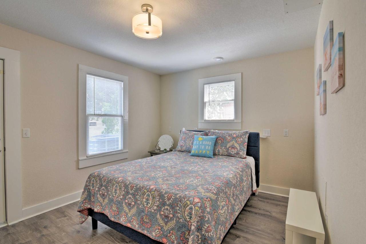 Bright Galveston Bungalow Half Mi To Pleasure Pier Exterior photo